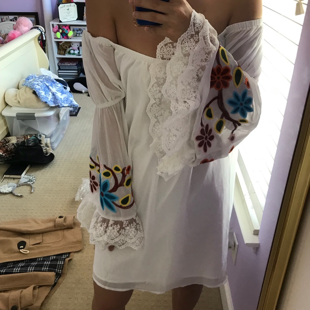 Vava by Joy Han off shoulder white floral dress